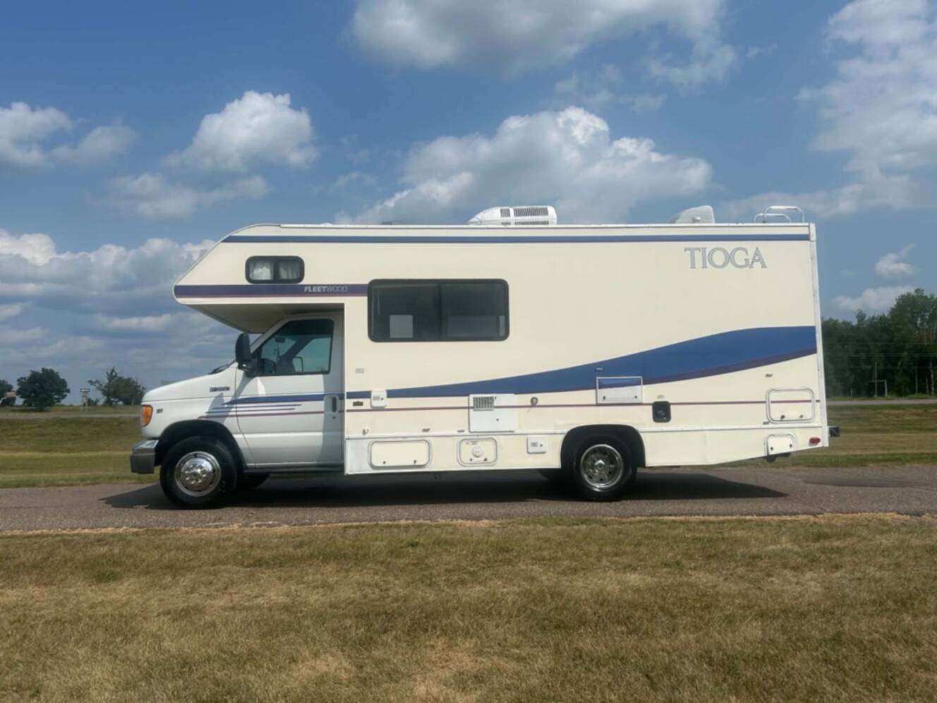 A photo of this 1998 Fleetwood TIOGA 26