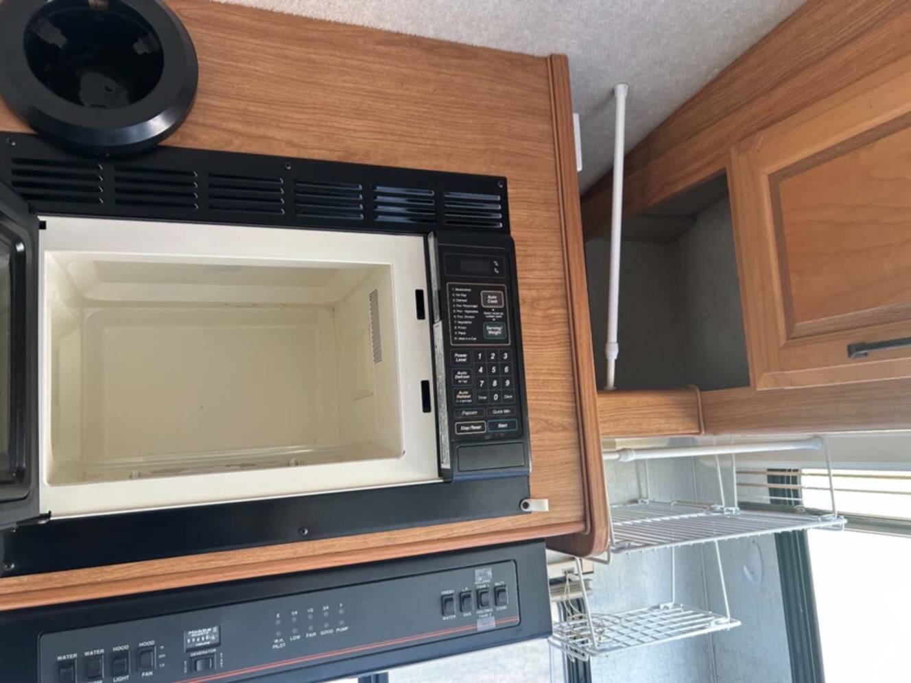 A photo of this 1998 Fleetwood TIOGA 26