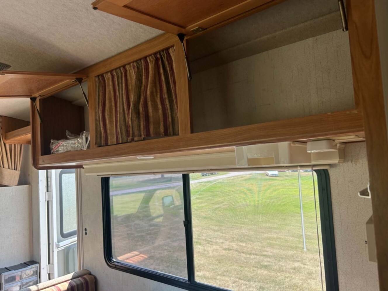 A photo of this 1998 Fleetwood TIOGA 26