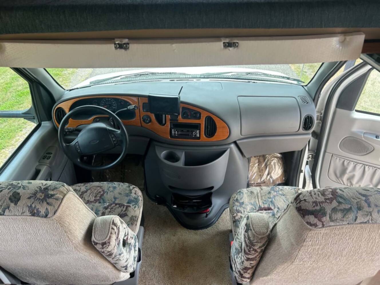 A photo of this 1998 Fleetwood TIOGA 26