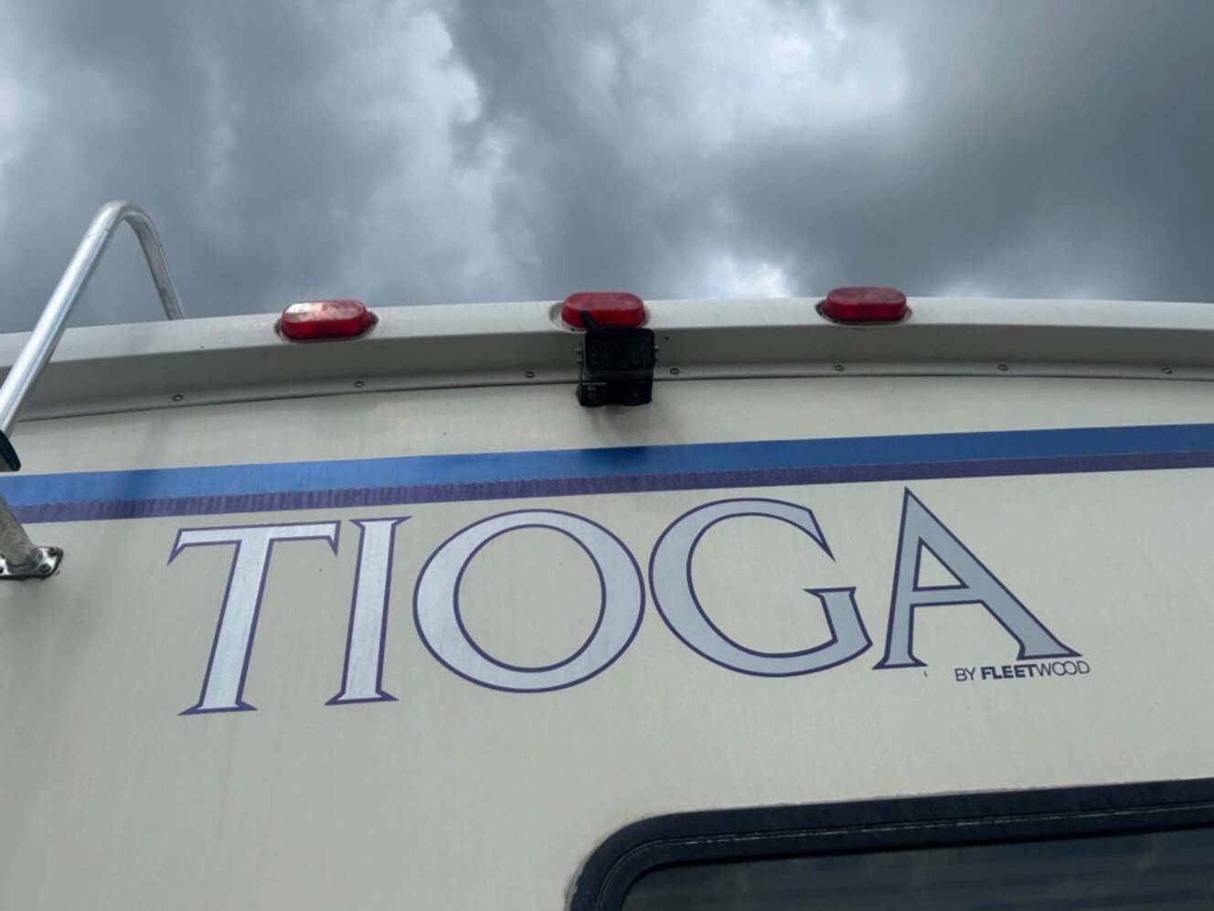 A photo of this 1998 Fleetwood TIOGA 26