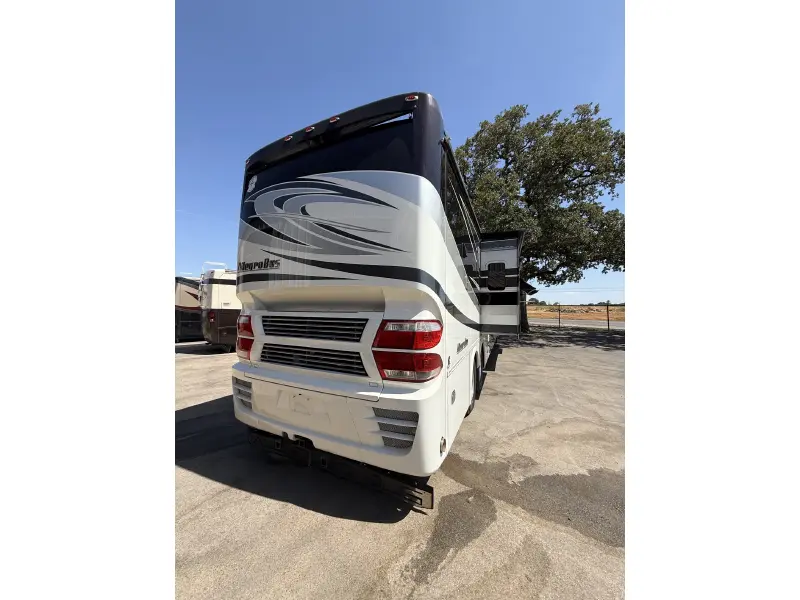 2015 TIFFIN MOTORHOMES
