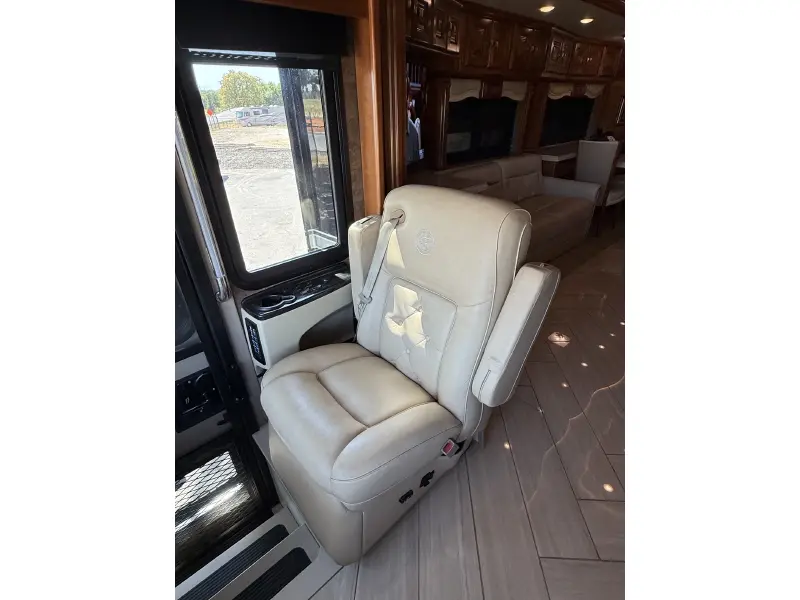 2015 TIFFIN MOTORHOMES ALLEGRO BUS 45 LP