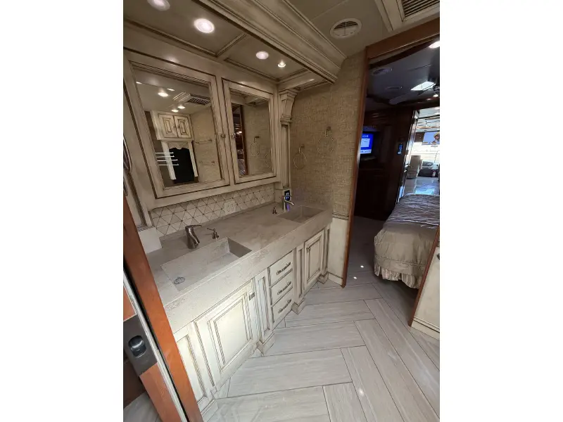 2015 TIFFIN MOTORHOMES ALLEGRO BUS 45 LP