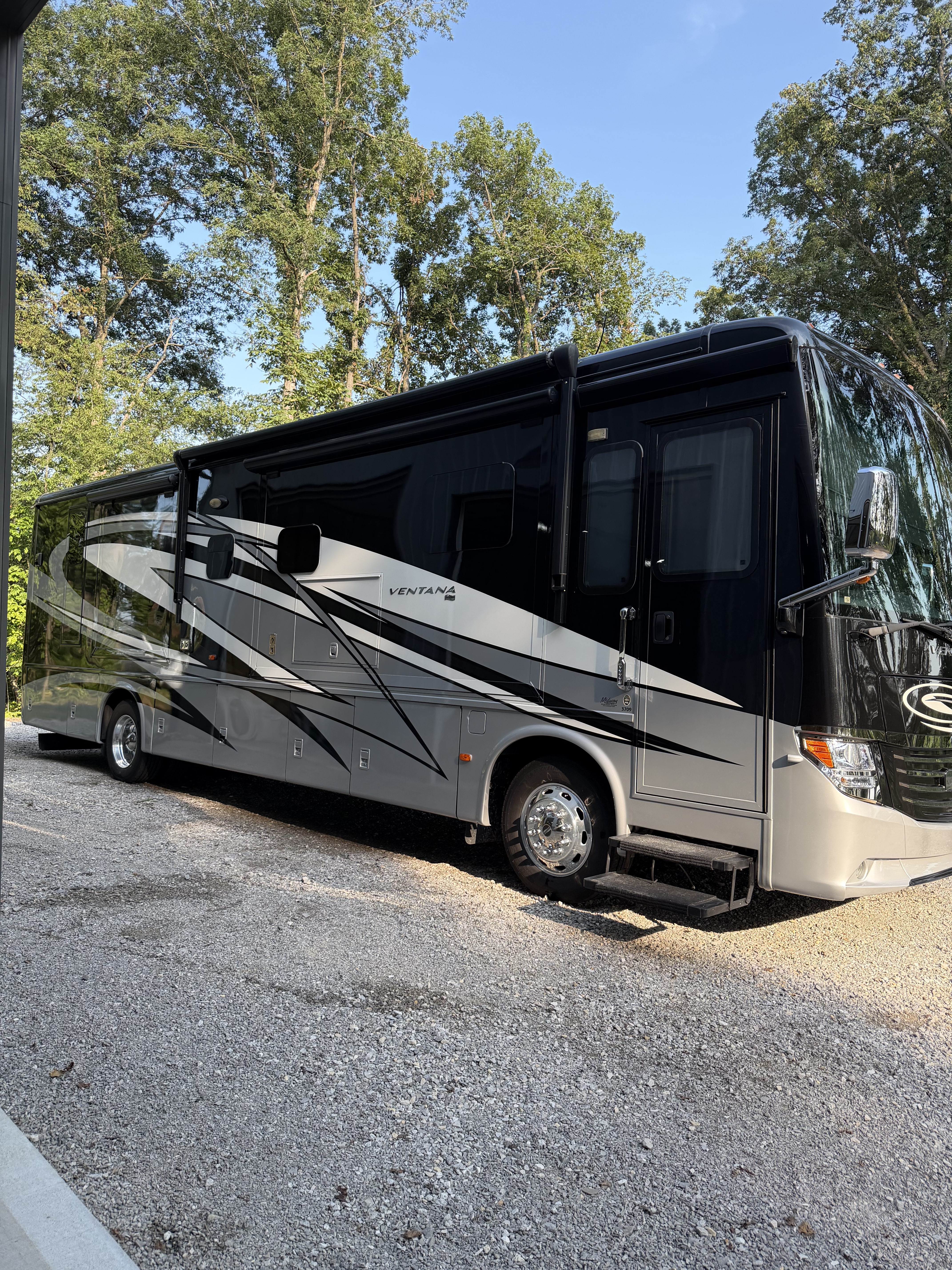 2017 Newmar VENTANA 3709 in dale IN