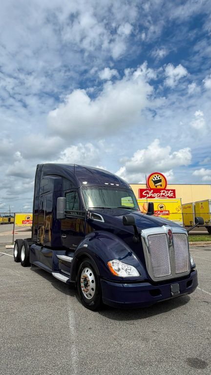 2022 Kenworth T600 in Linden, NJ
