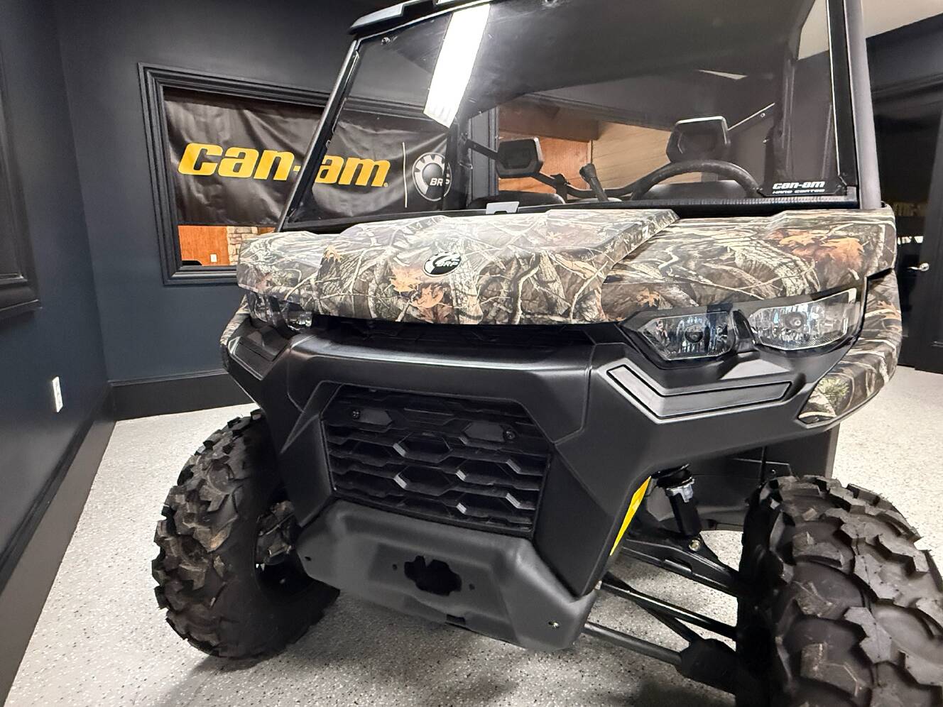 A photo of this 2026 Can-Am Defender DPS HD7