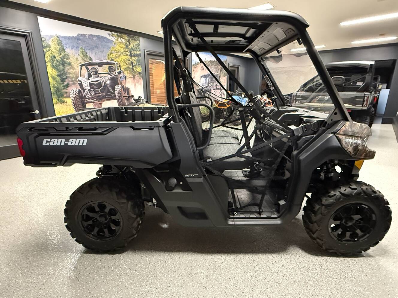A photo of this 2026 Can-Am Defender DPS HD7