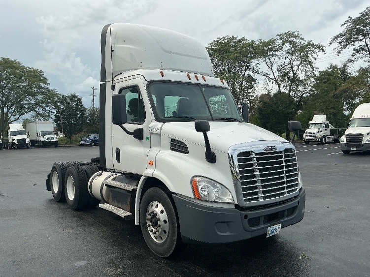 2020 FREIGHTLINER CASCADIA 113 in Evansville, IN