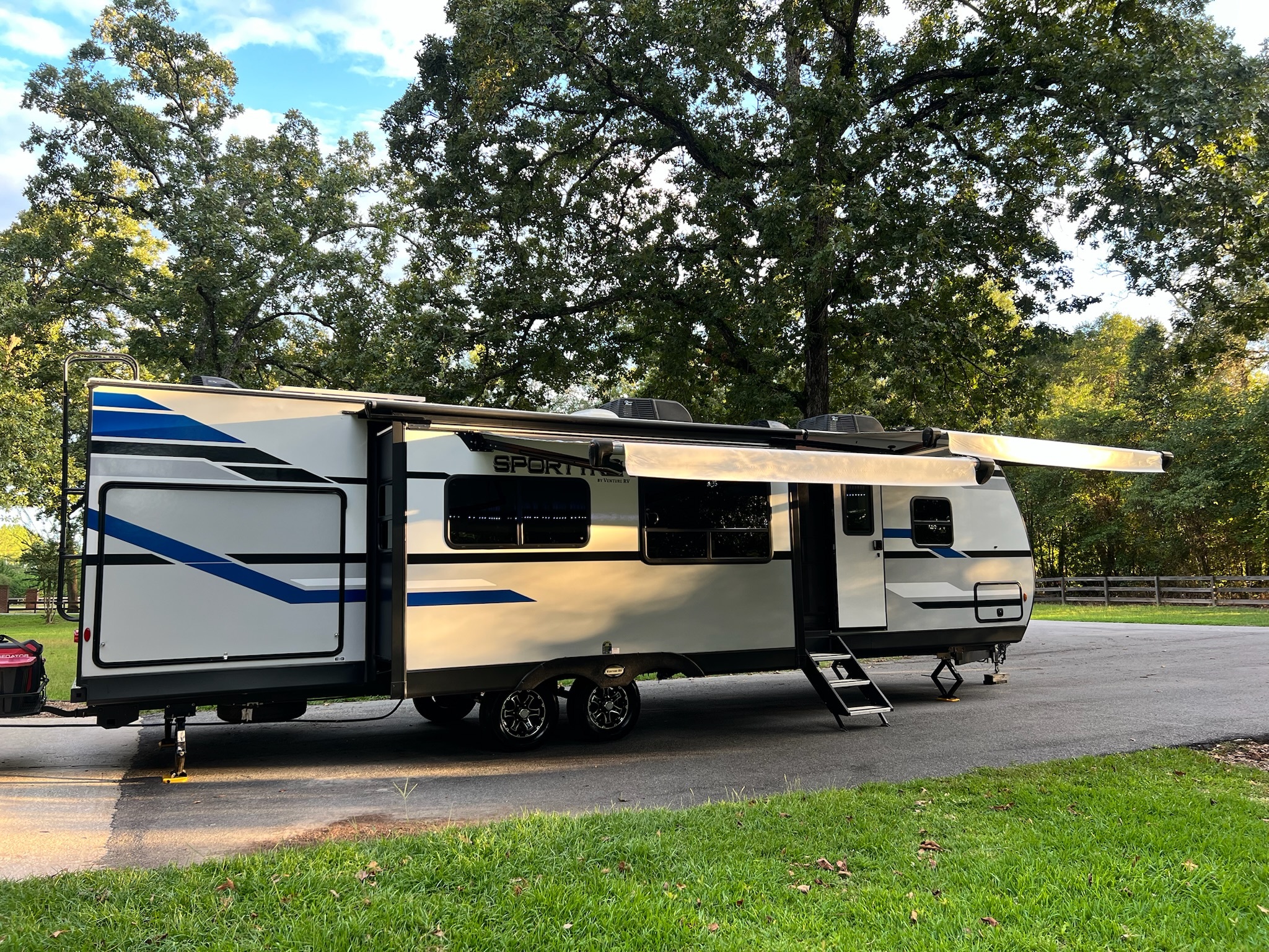 2022 Venture Rv SPORTTREK 327 VIK RV
