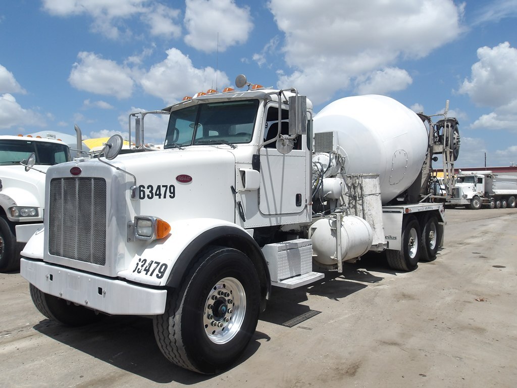 2013 PETERBILT 365 in Houston, TX