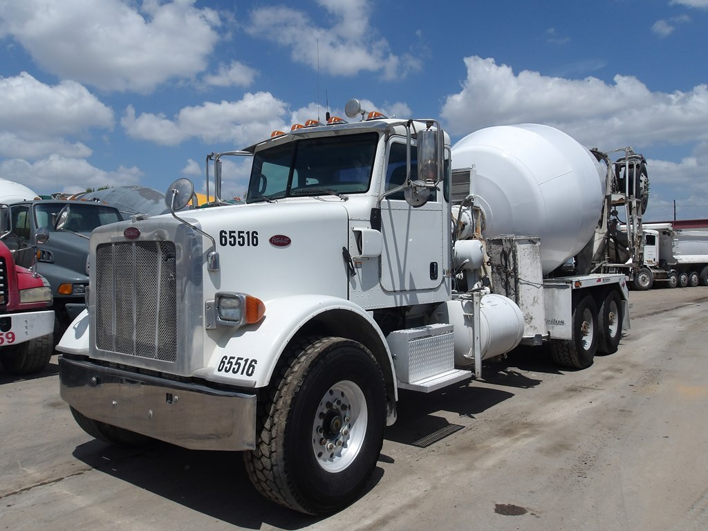 2015 PETERBILT 365 in Houston, TX
