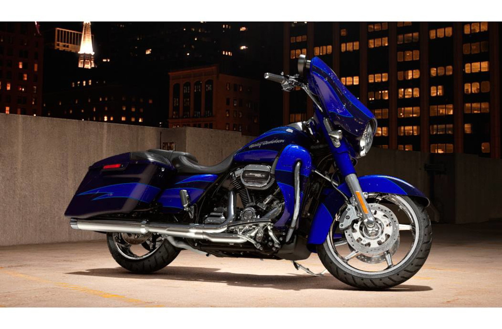 2017 Harley-Davidson STREET GLIDE CVO CVO in Monroe, MI