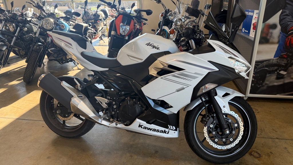 2023 Kawasaki Ninja 400 BASE in Sublimity, OR