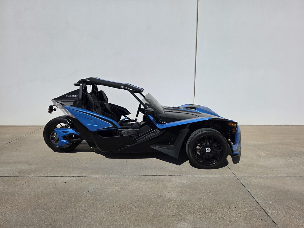 2018 Polaris SLINGSHOT SLR Electric Blue SLR ICON in Fort Worth, TX