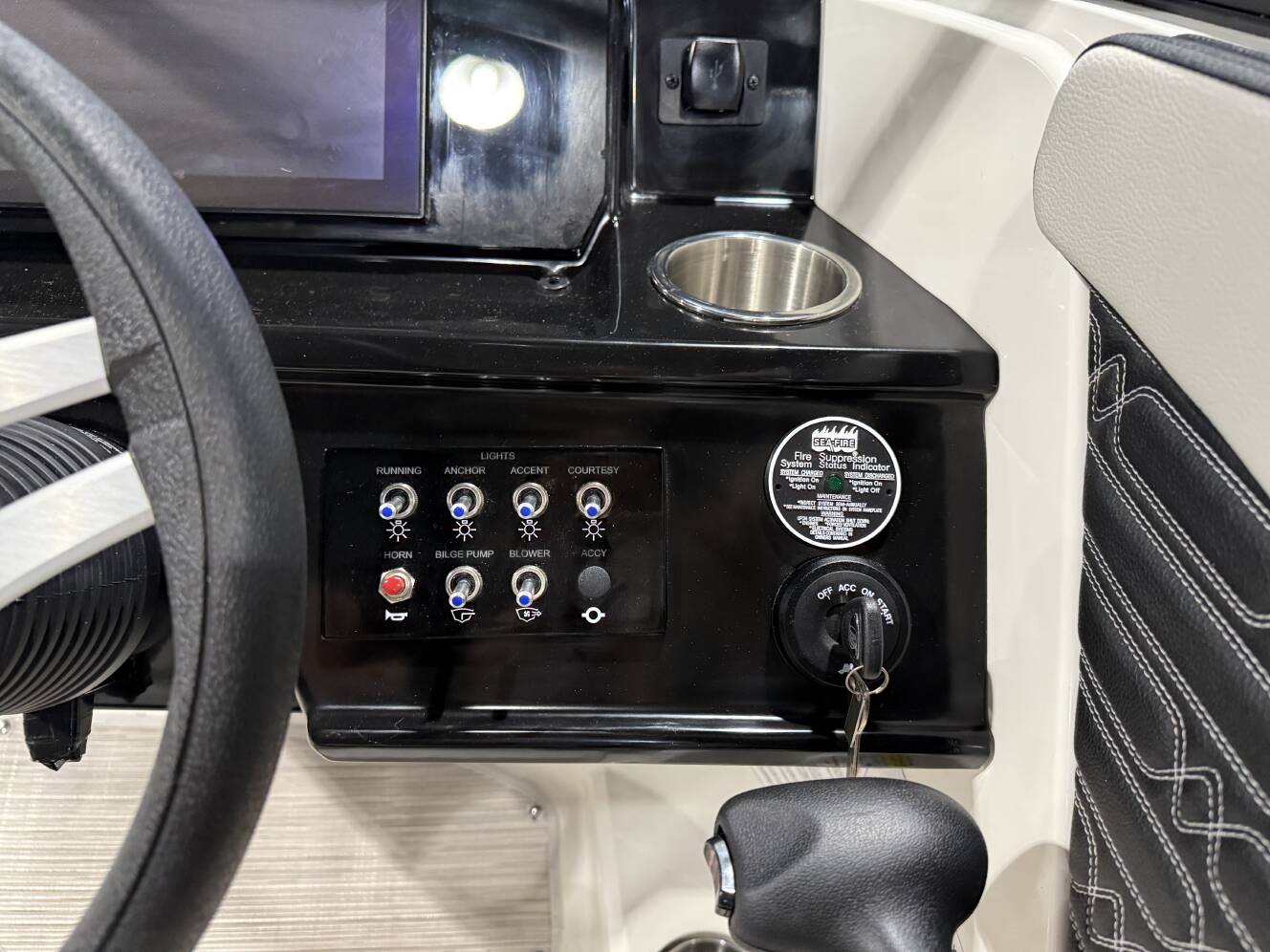 A photo of this 2026 Sea Ray SPX 210