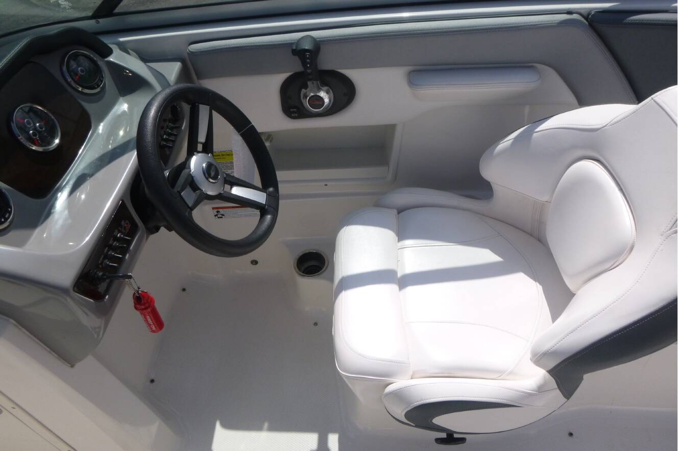 A photo of this 2021 Chaparral 23 SSi