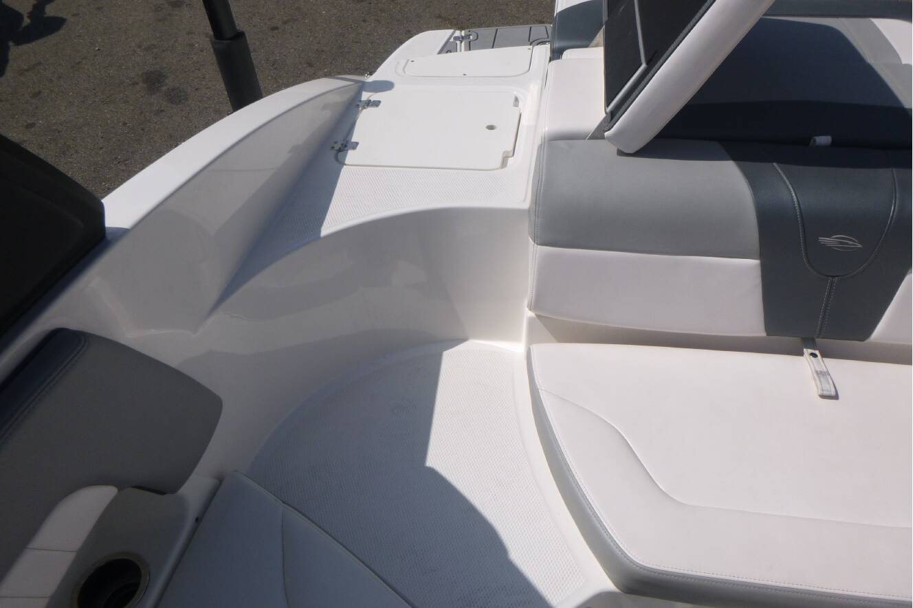 A photo of this 2021 Chaparral 23 SSi