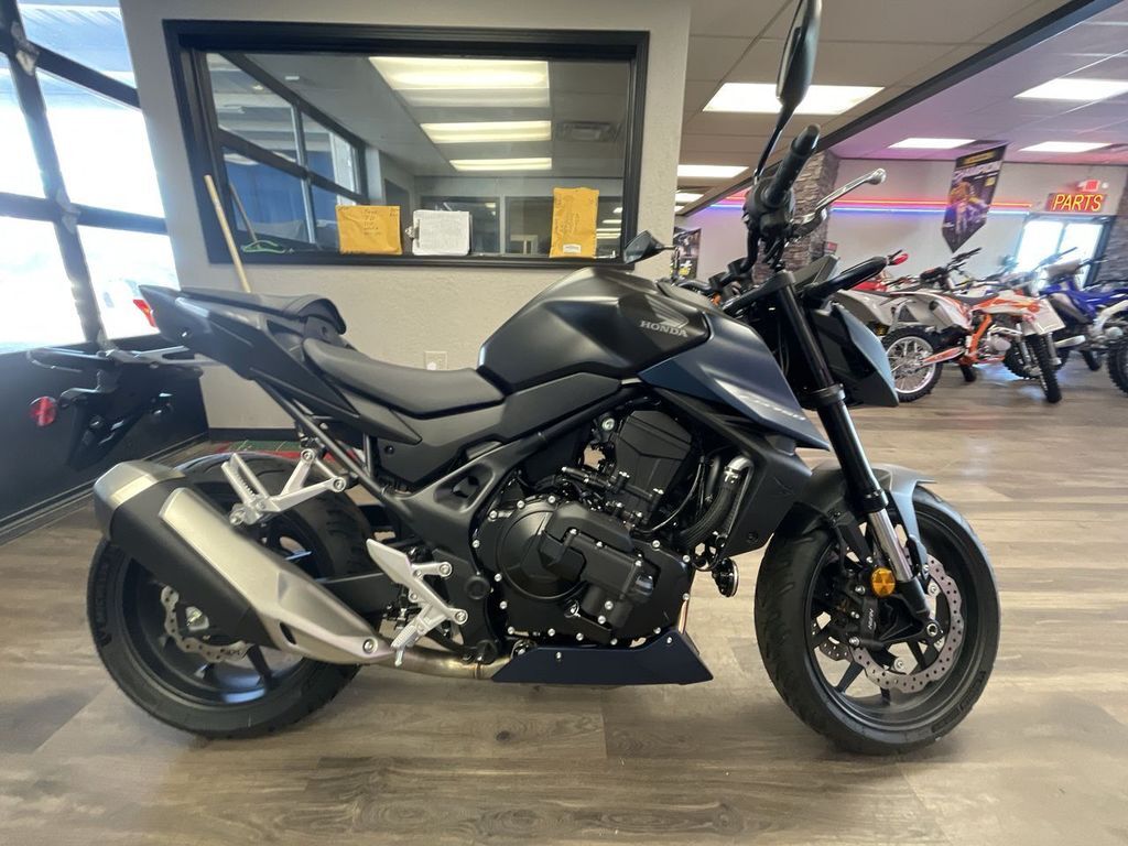 2026 Honda® CB750 Hornet E-Clutch E-CLUTCH in Oklahoma City, OK