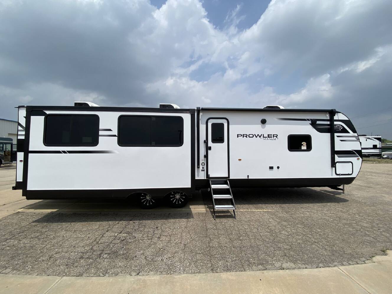 A photo of this 2026 Heartland PROWLER 3301RLT
