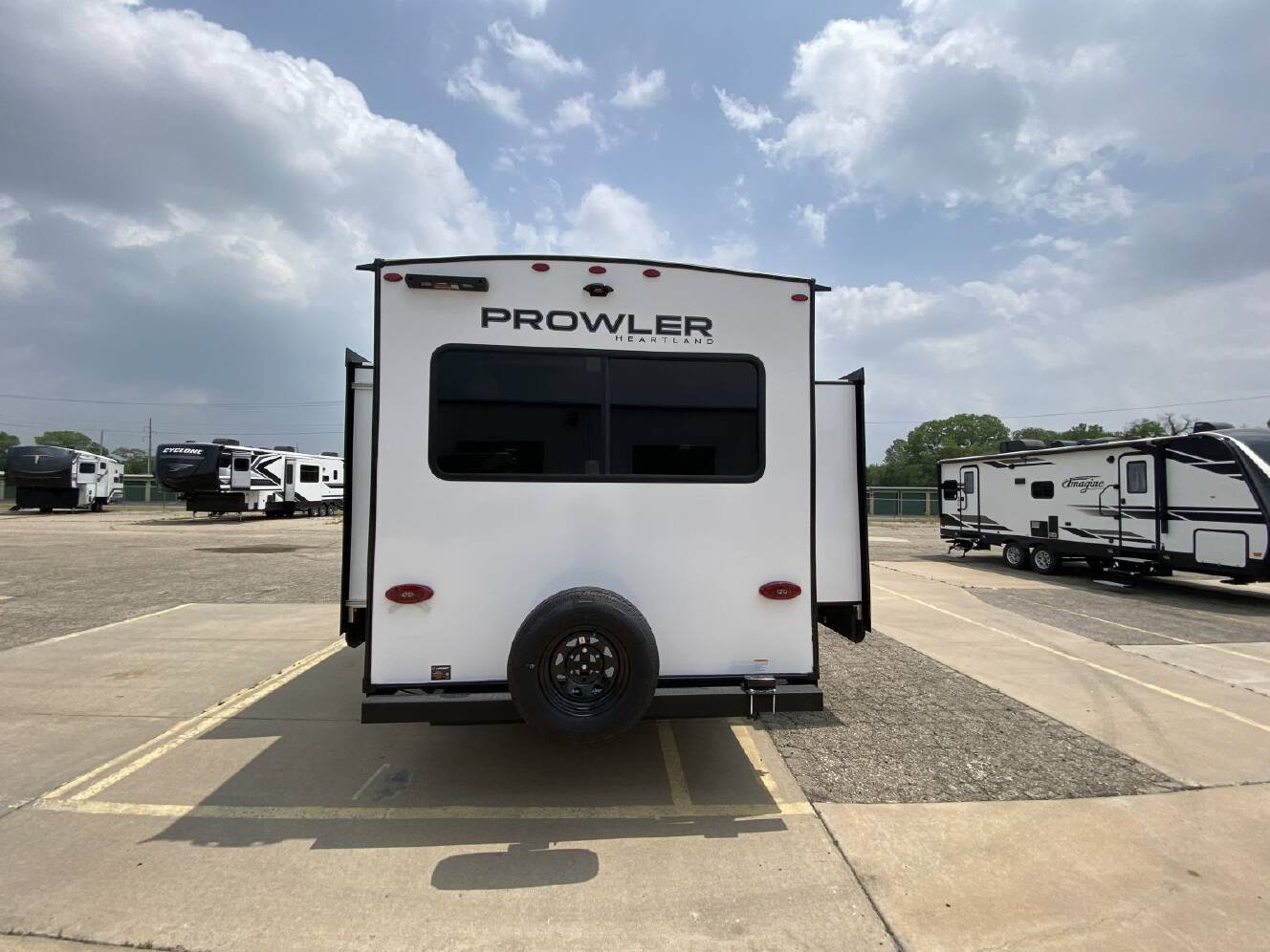 A photo of this 2026 Heartland PROWLER 3301RLT