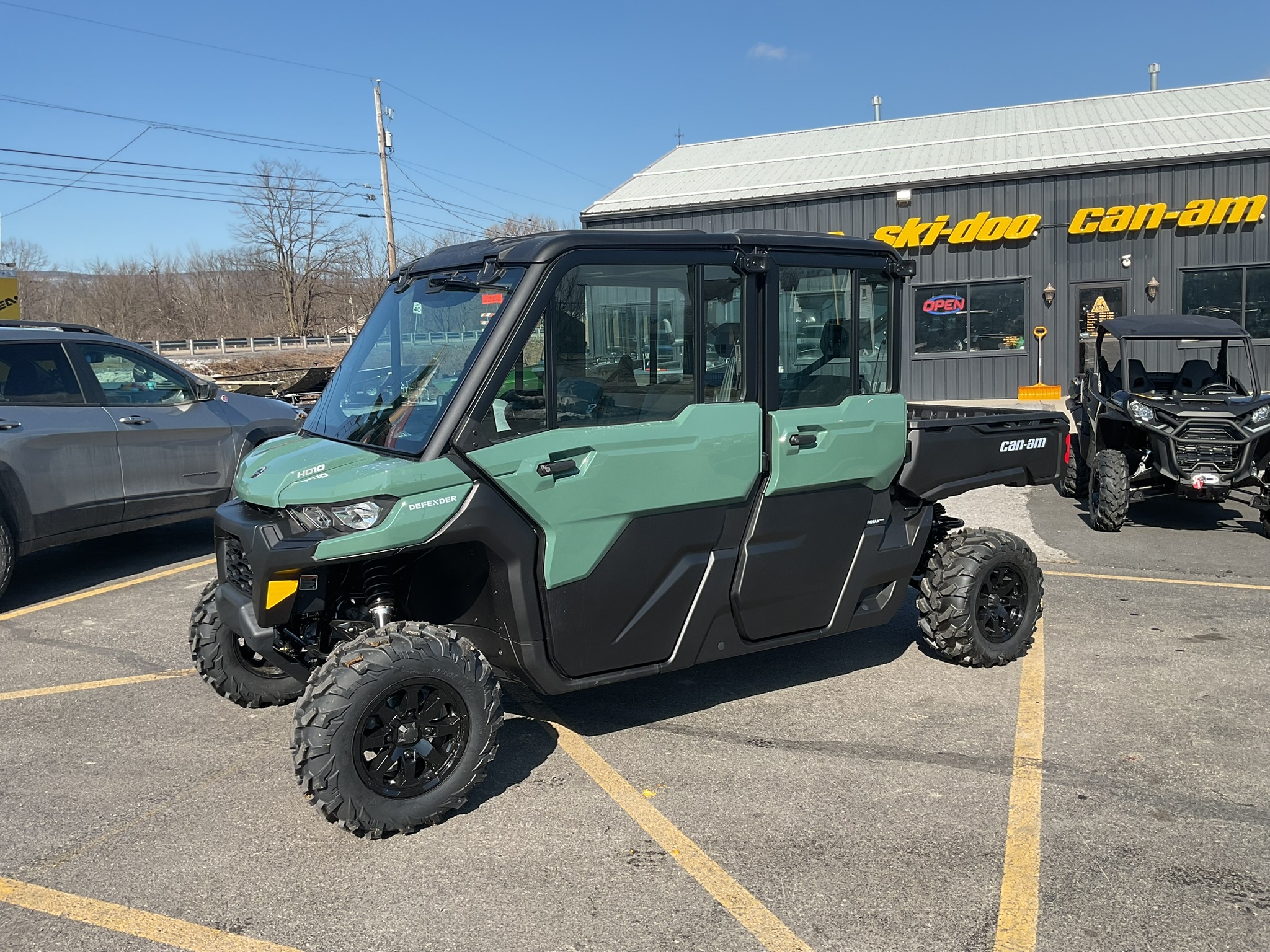 2026 Can-Am DEFENDER DPS CAB HD10 MAX in duncansville PA