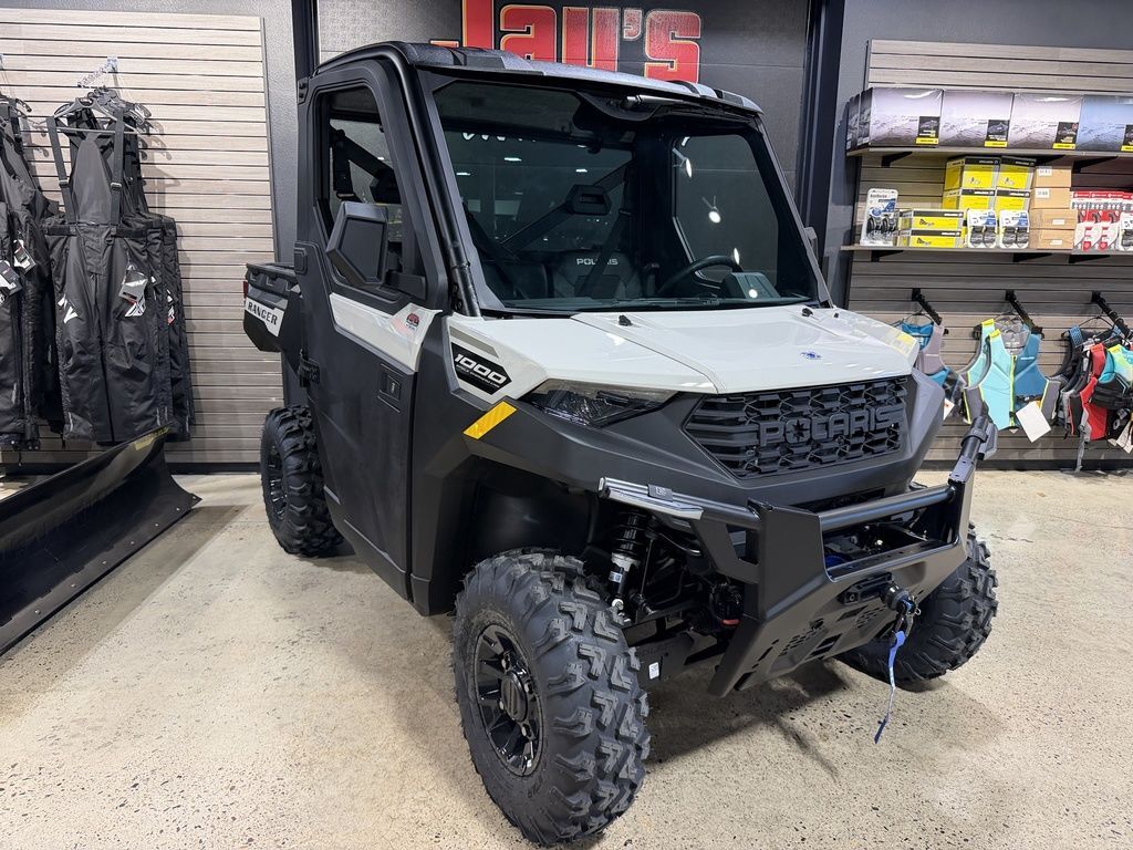 2026 Polaris® Ranger 1000 CAB BASE in reedsburg WI