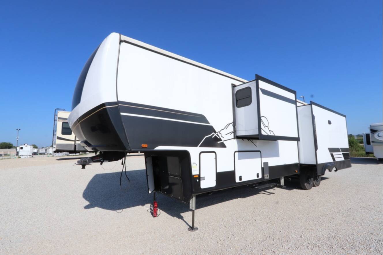 A photo of this 2024 Heartland Big Country 3705FB