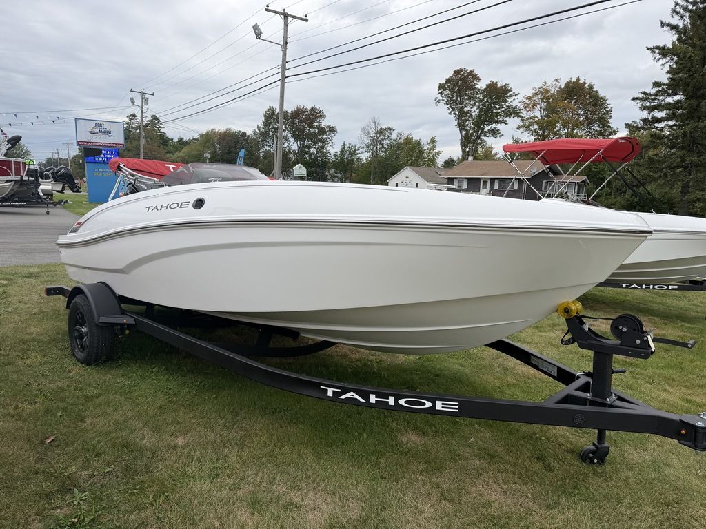 2027 Tahoe® T18 in holden ME