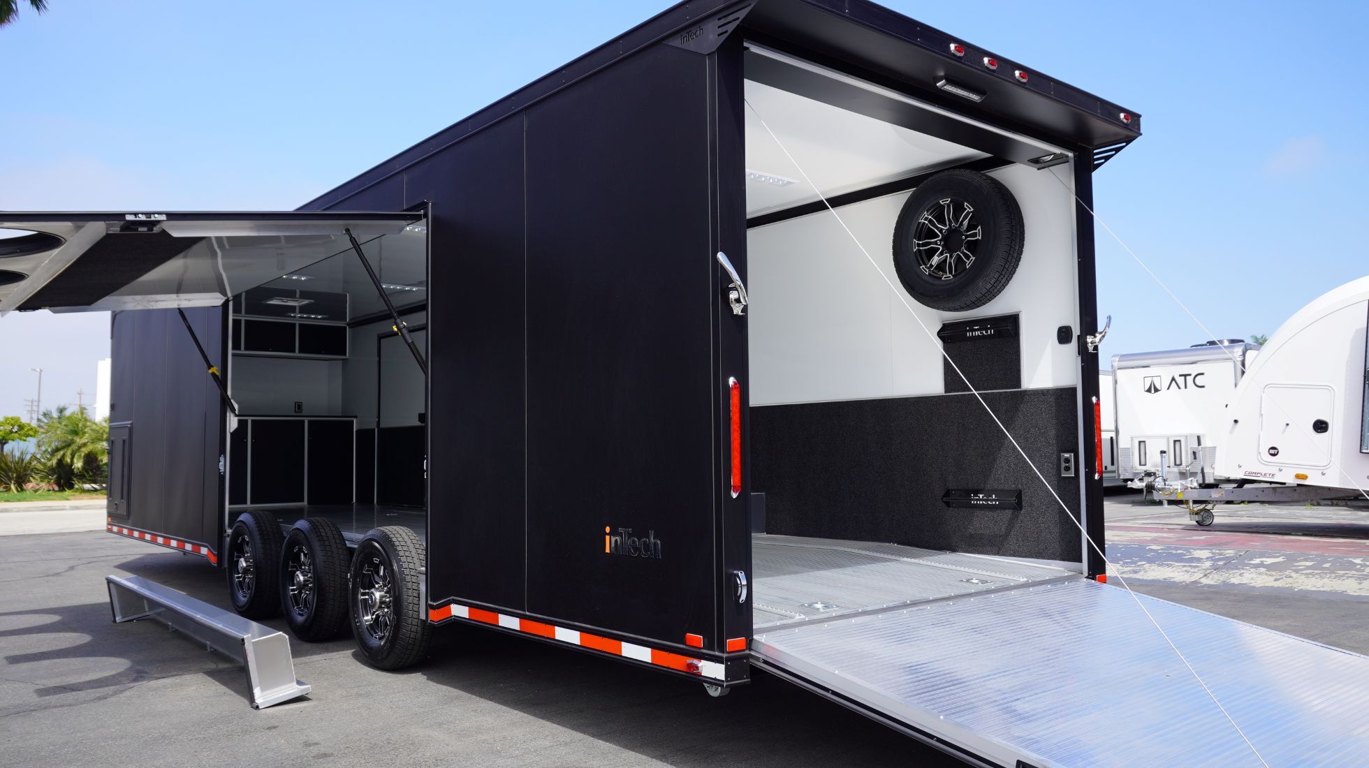 2027 INTECH TRAILERS Lite Series 32' Triple Axle Matte Black in Keller, TX