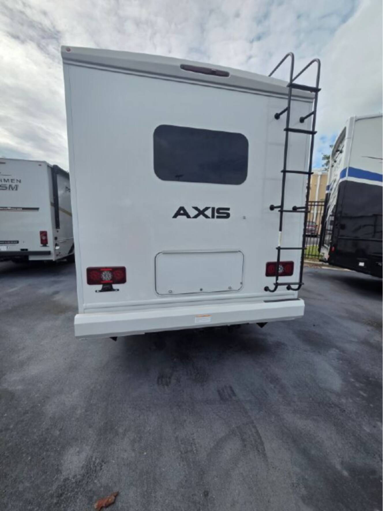 A photo of this 2026 Thor Motor Coach Axis 26.2