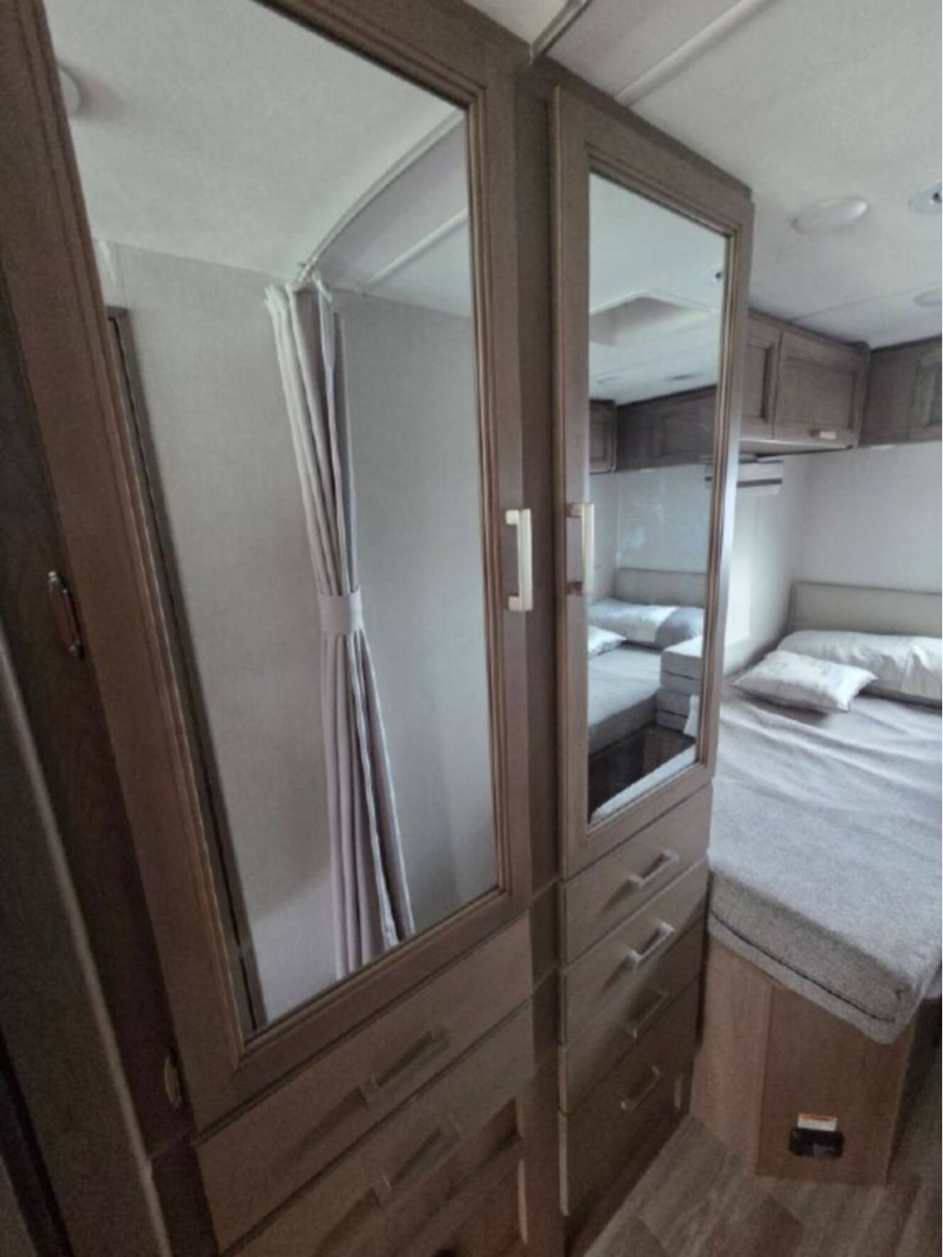 A photo of this 2026 Thor Motor Coach Axis 26.2