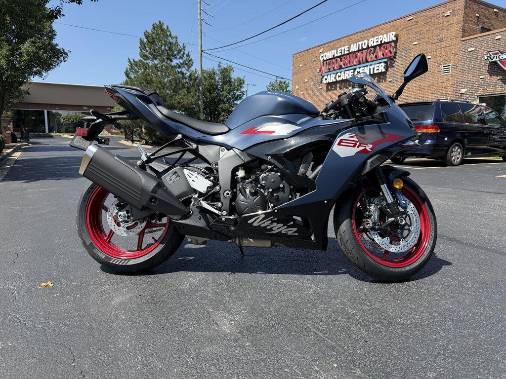 2027 Kawasaki Ninja® ZX -6R ABS ABS in Carol Stream, IL