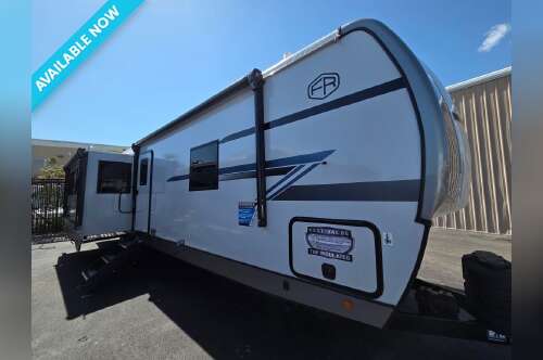 2025 Forest River Salem Hemisphere 308RL in ormond beach FL