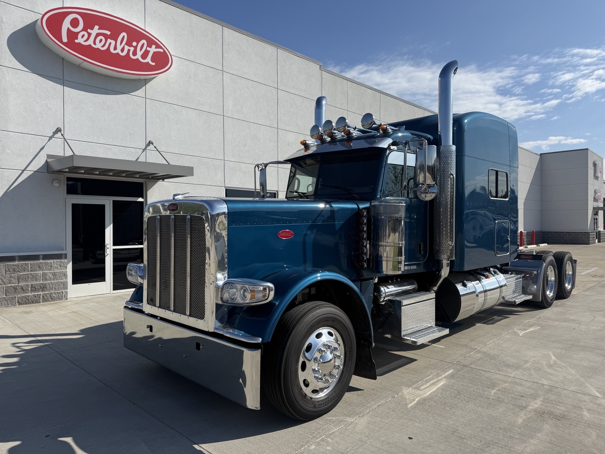 2023 PETERBILT 389 in Lowell, AR