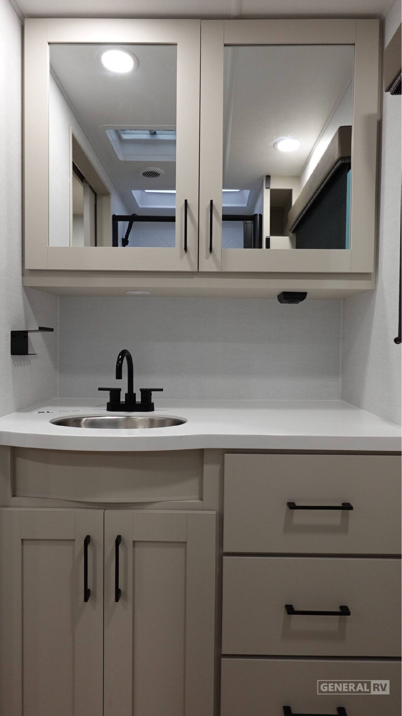 A photo of this 2027 Alliance Rv DELTA 262RB