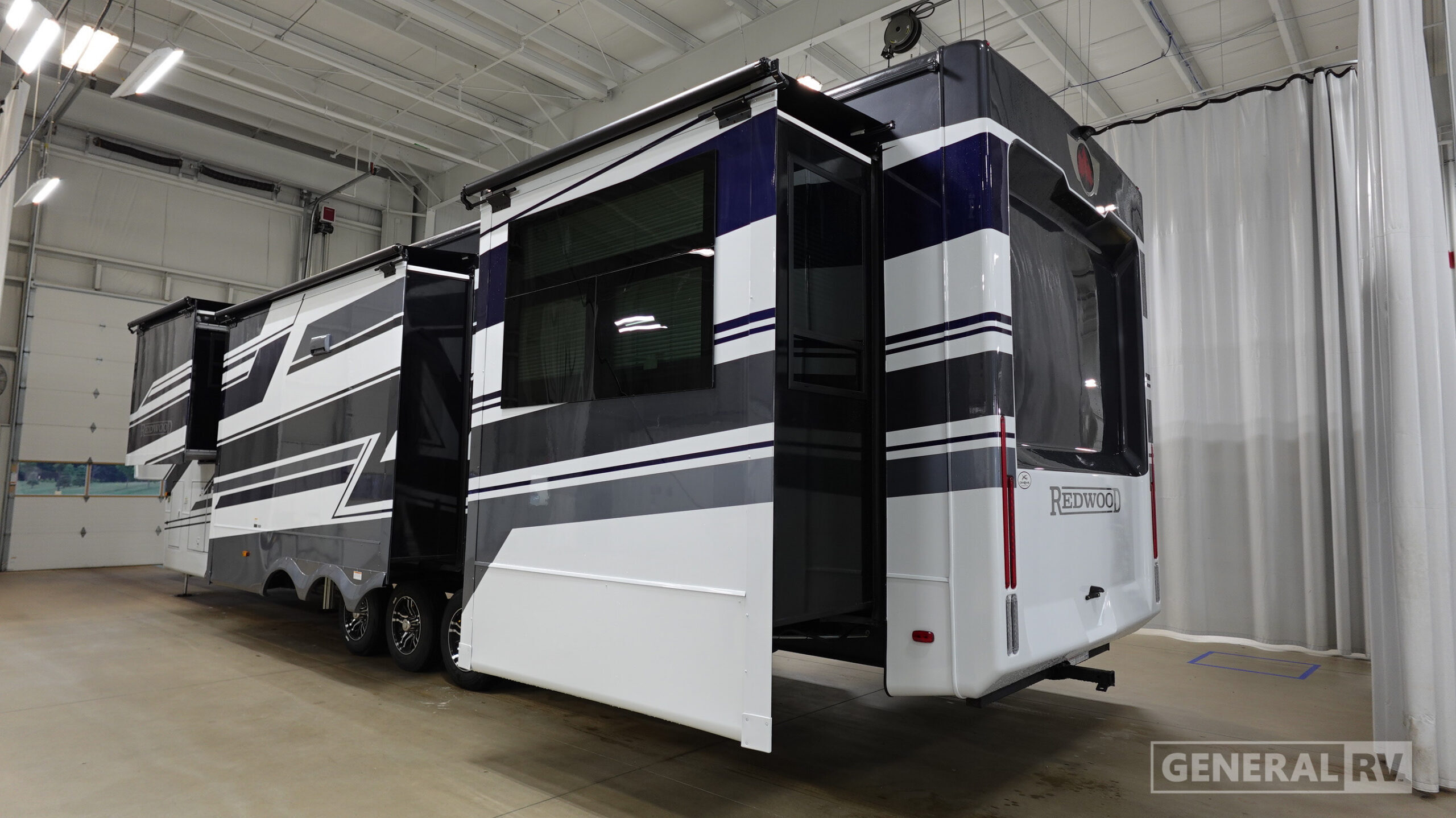 2027 Crossroads Rv REDWOOD 415RD in dover FL