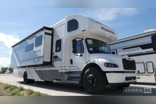 2027 Thor Motor Coach PASADENA SV 38DX in longmont CO