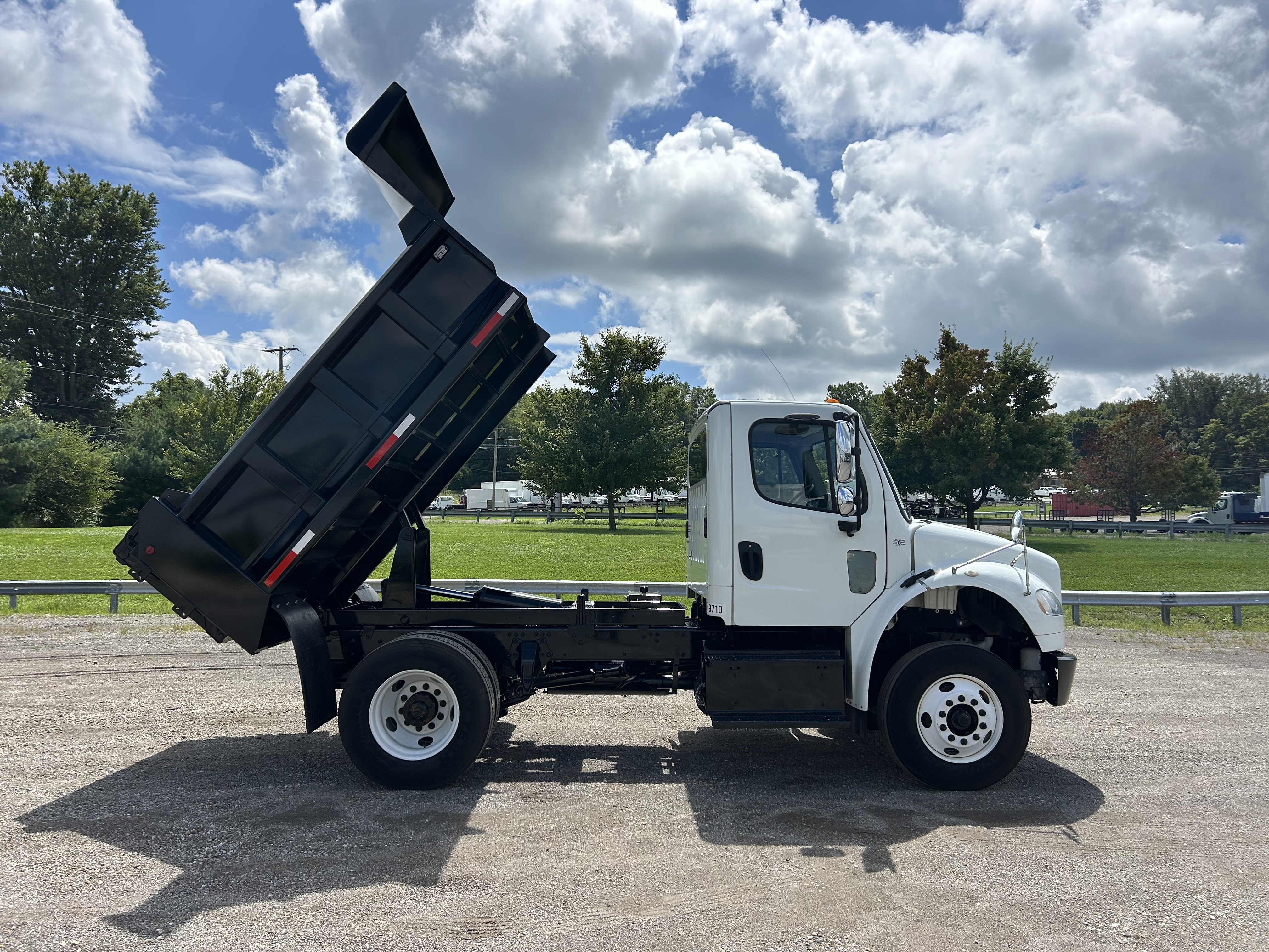 2016 FREIGHTLINER BUSINESS CLASS M2 106 in Mount Vernon, OH