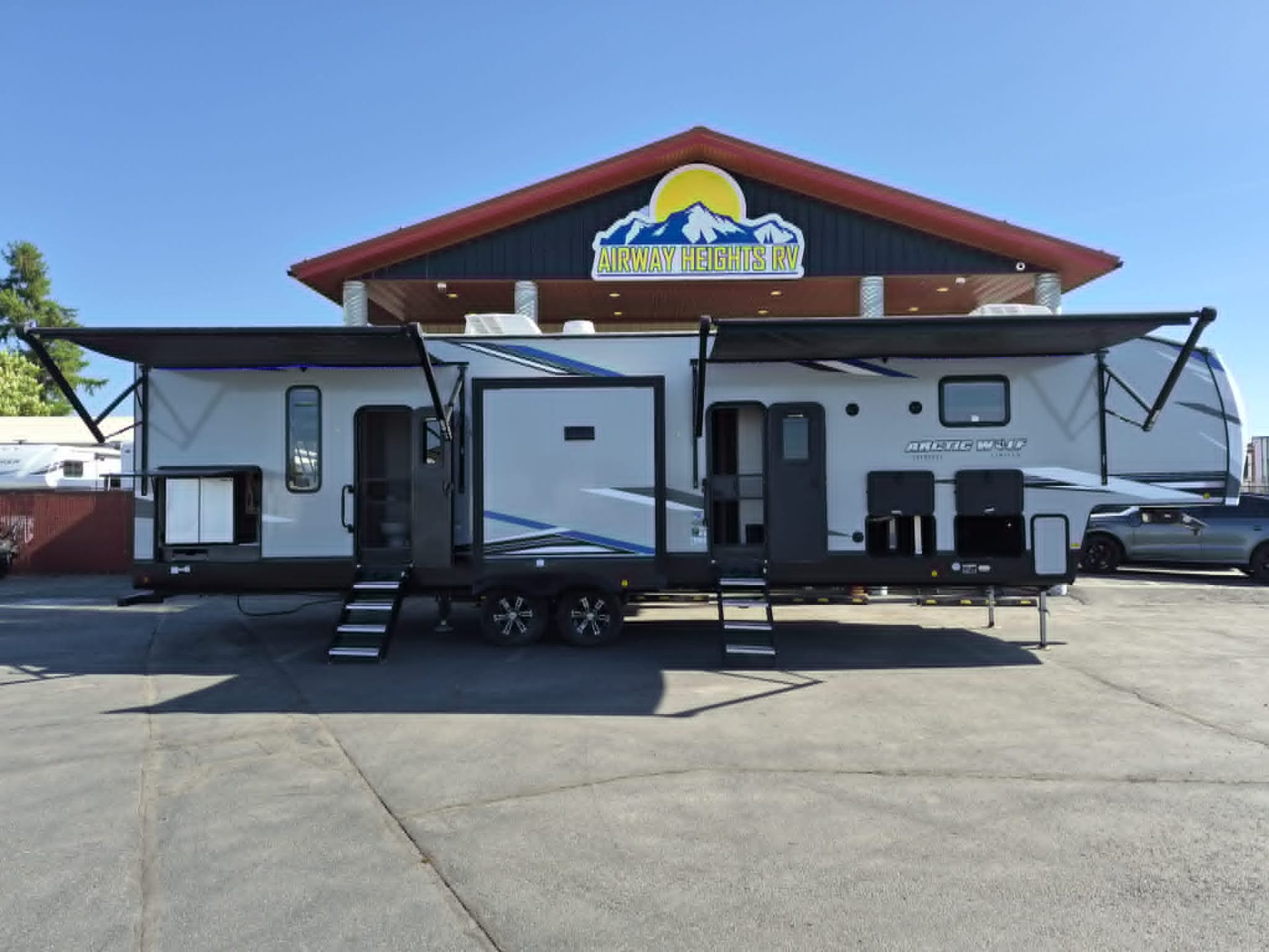 2022 Forest River ARCTIC WOLF 3770 SUITE in spokane valley WA