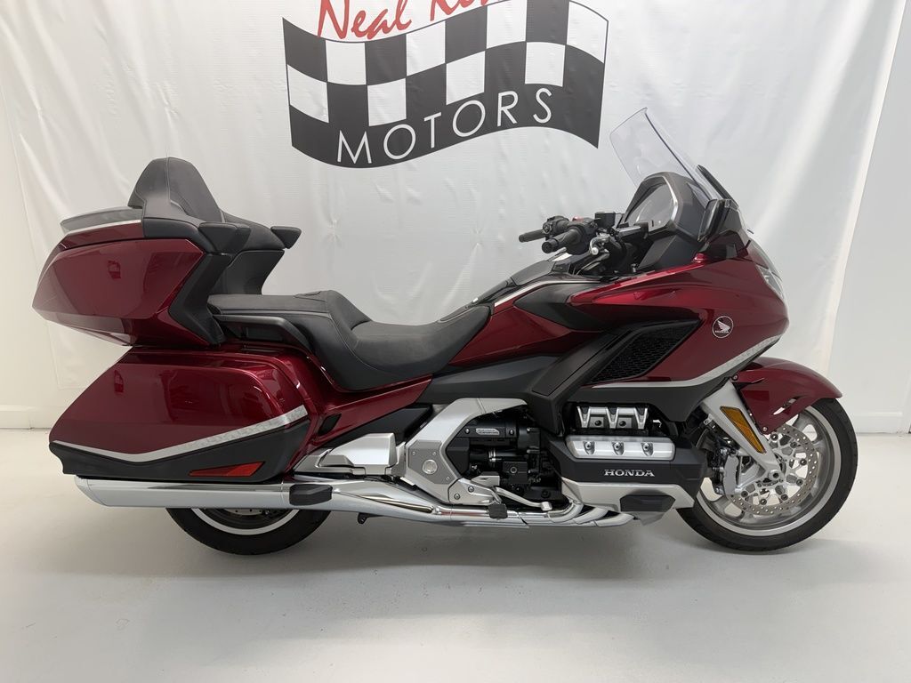 2021 Honda® Gold Wing Tour Airbag Automatic DCT 1800 TOUR AUTOMATIC DCT in Winston Salem, NC