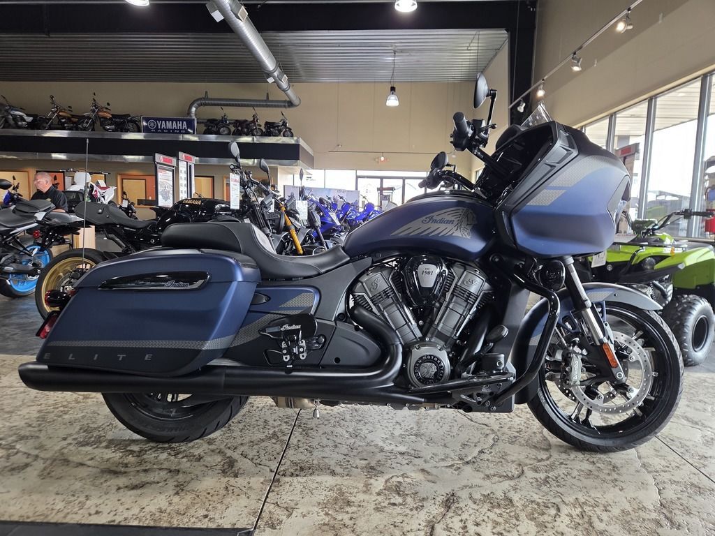 2023 Indian Motorcycle® Challenger® Elite Sapphire Blue Smoke ELITE in Prosser, WA