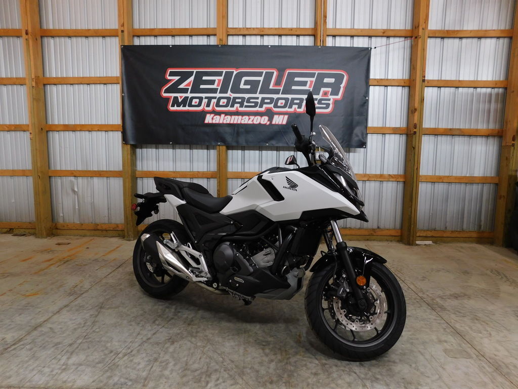 2026 Honda® NC750X DCT X DCT ABS in Kalamazoo, MI