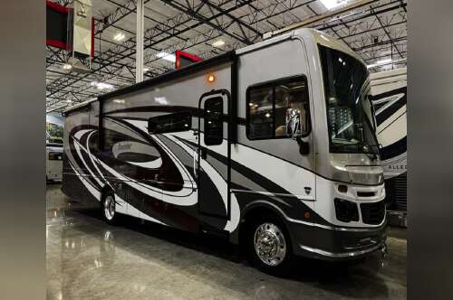 2023 Fleetwood BOUNDER 33C in west sacramento CA