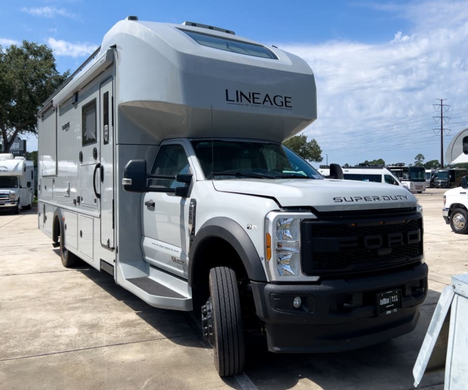 2027 Grand Design LINEAGE SERIES F 31ZW-FBP in sanford FL