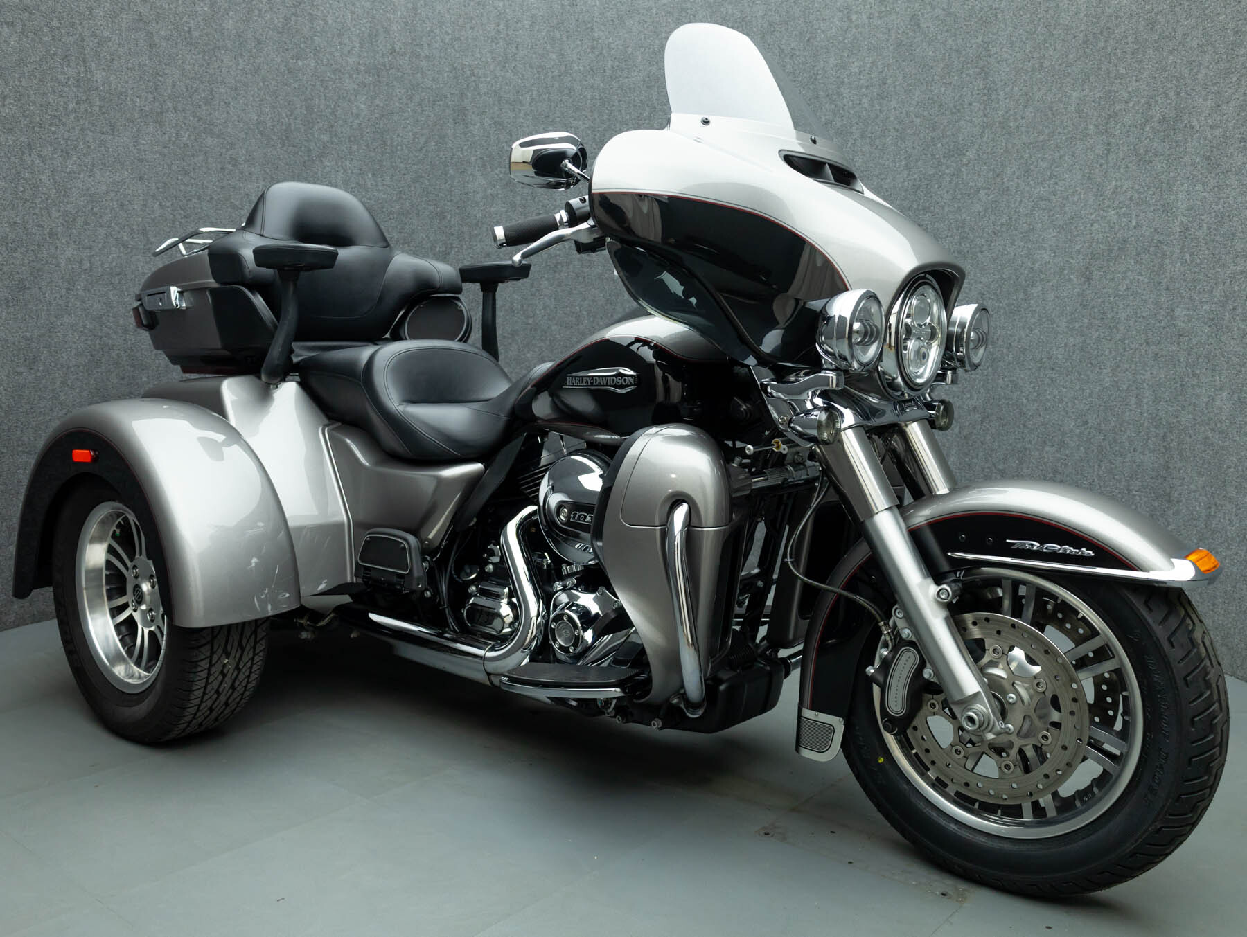 2016 Harley Davidson FLHTCUTG TRI GLIDE ULTRA CLASSIC TRIKE ULTRA CLASSIC® in Pembroke, NH