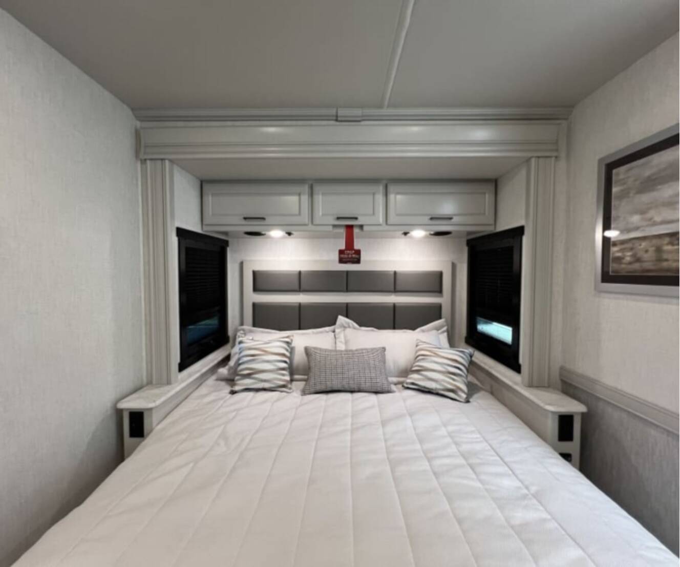 A photo of this 2027 Fleetwood BOUNDER 35K