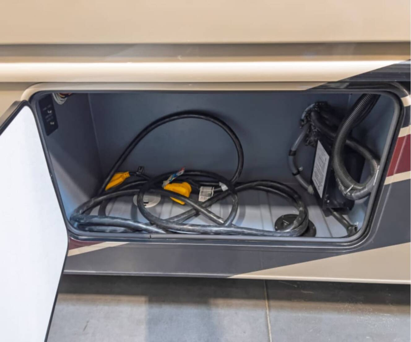 A photo of this 2027 Fleetwood FLAIR 29M