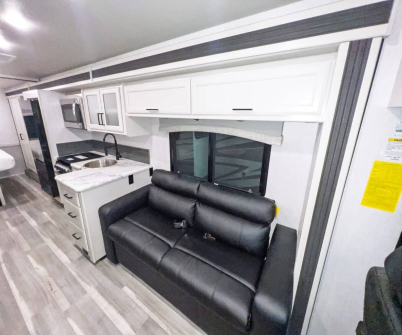 A photo of this 2027 Fleetwood FLAIR 29M