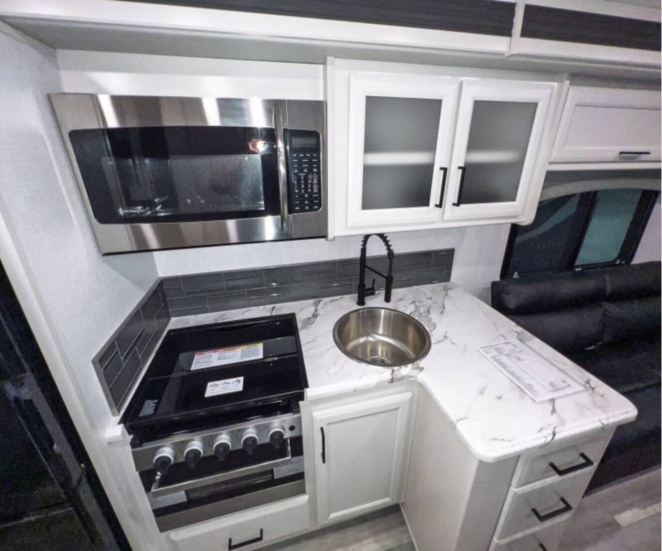 A photo of this 2027 Fleetwood FLAIR 29M